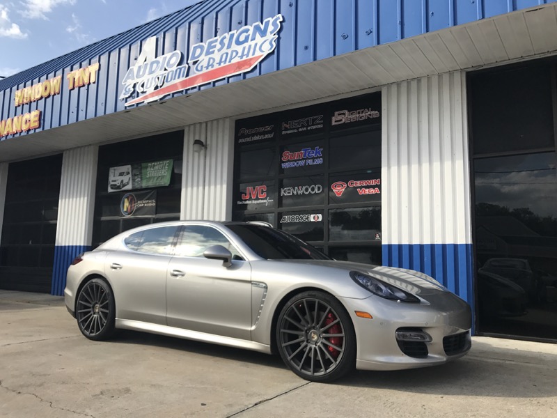 Porsche Panamera Stereo